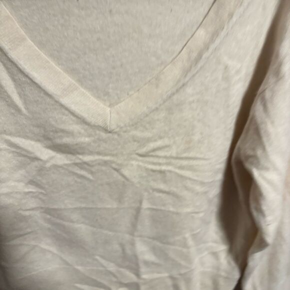 Everlane Cashmere V-neck Cropped Sweater in Cream White- Size Large - Picture 4 of 10